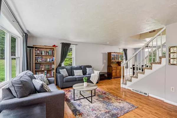 Tyngsborough, MA 01879,106 Cardnial Lane #106
