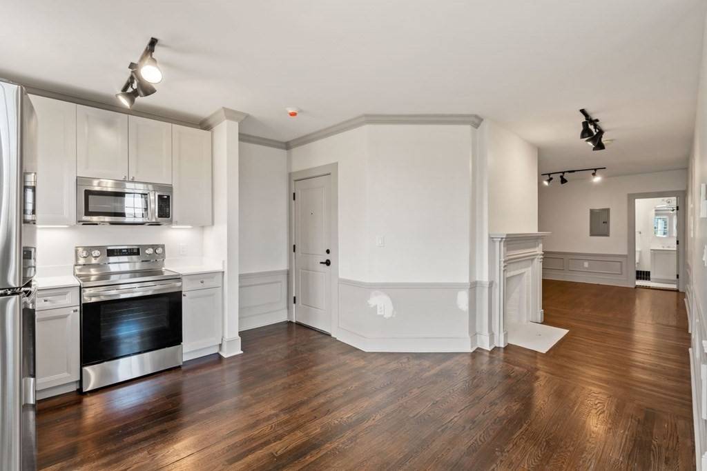 Cambridge, MA 02138,9 Dana St #26