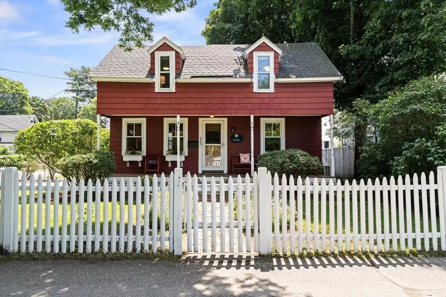 225 Mystic St, Arlington, MA 02474