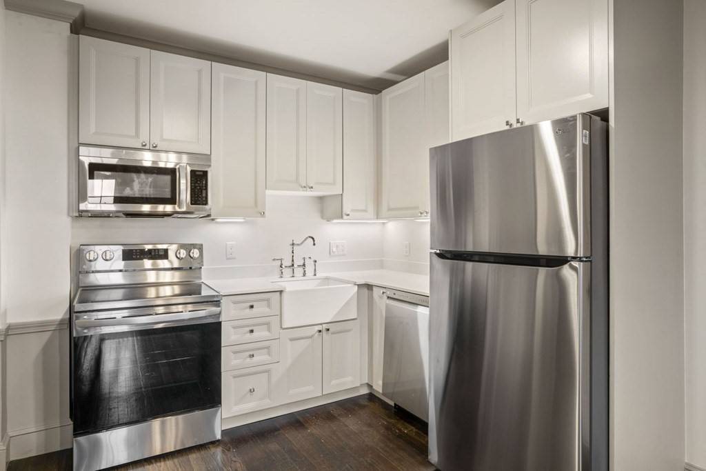 Cambridge, MA 02138,9 Dana St #23