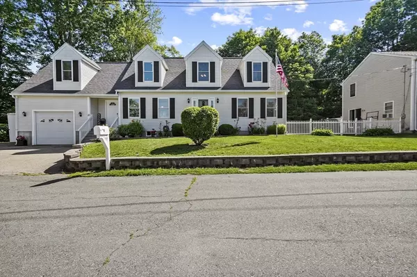 13 Hoyt Ave, Amesbury, MA 01913