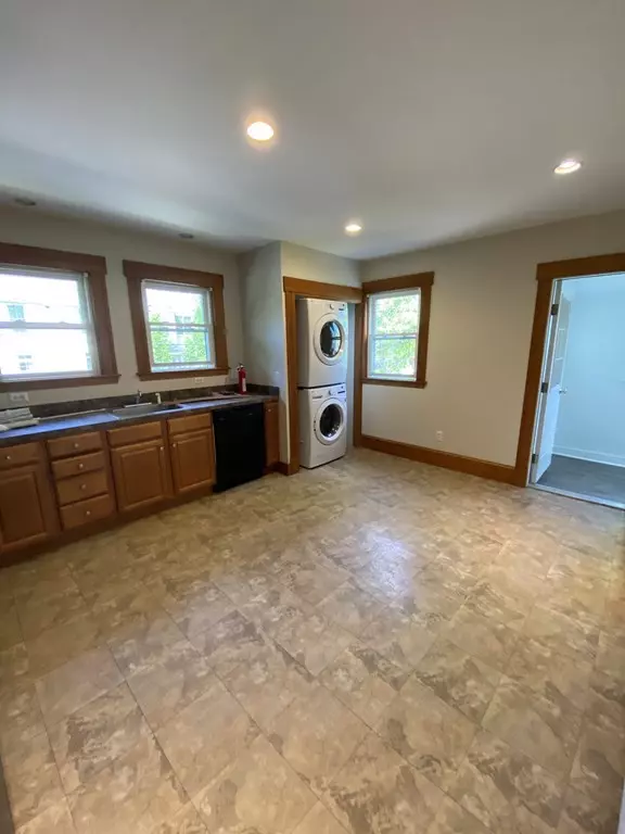 Cambridge, MA 02138,98 Alpine Street #2