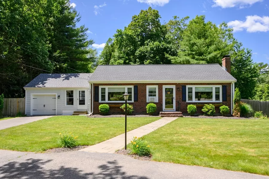 107 Washington St, Pembroke, MA 02359