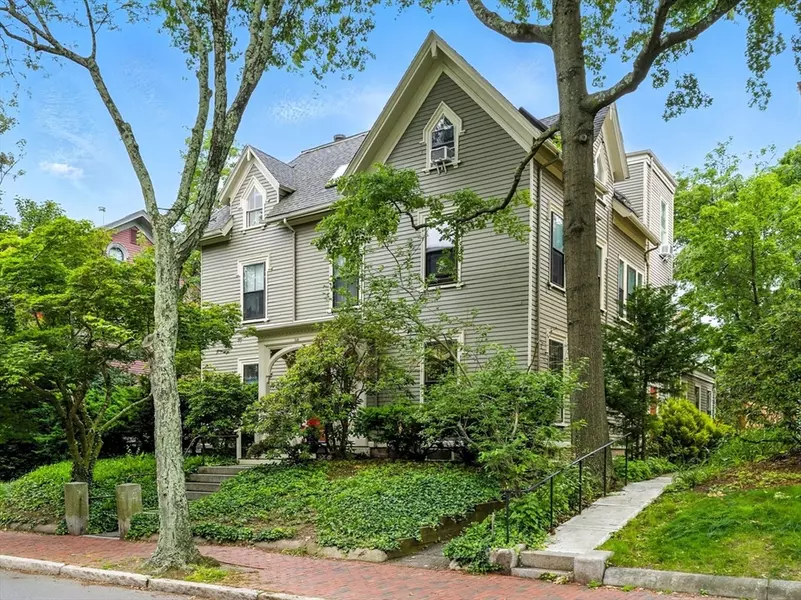 338 Harvard St. #1, Cambridge, MA 02139