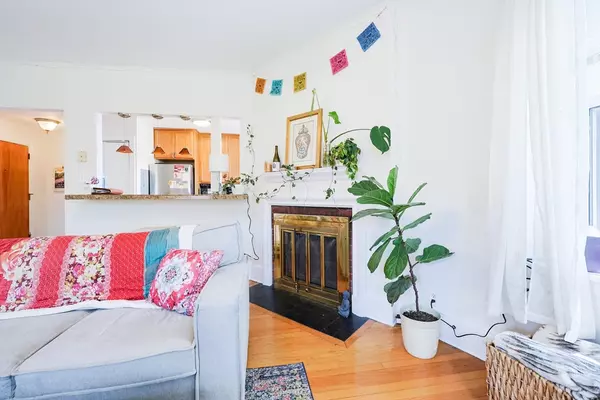 Brookline, MA 02446,33 Saint Paul St #3