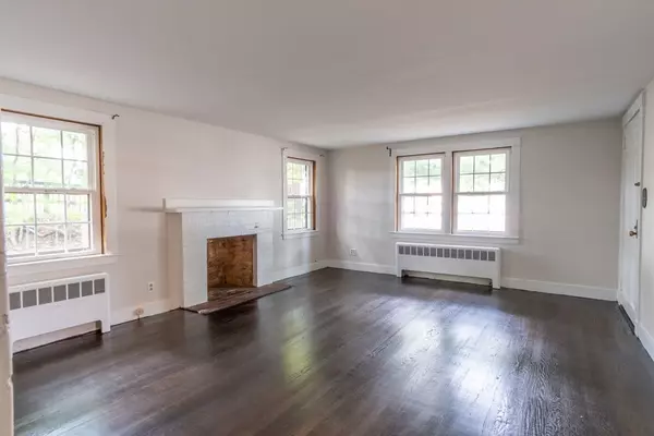 Wellesley, MA 02482,291 Linden Street #1