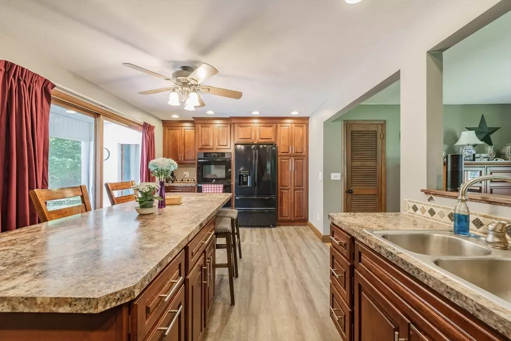 Westfield, MA 01085,128 Skyline Dr