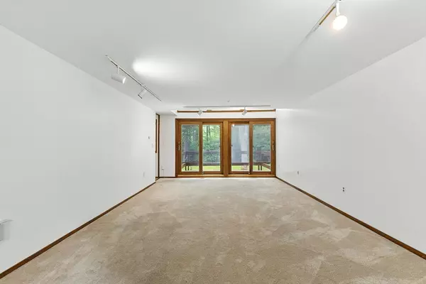 Acton, MA 01718,611 Old Stone Brook #611