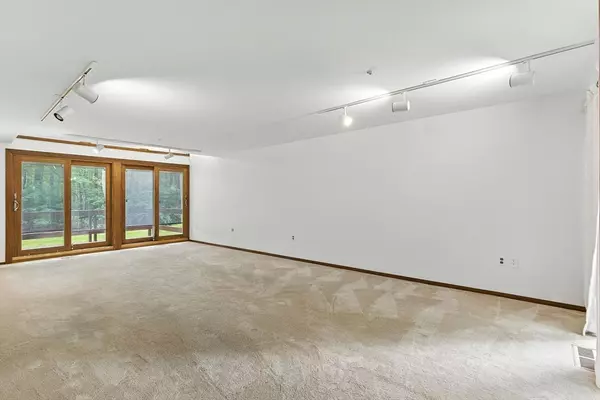 Acton, MA 01718,611 Old Stone Brook #611