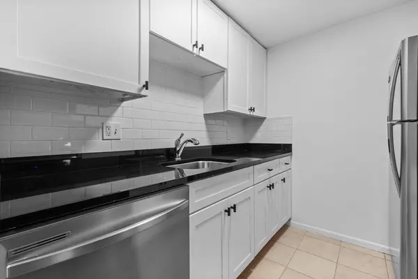 Somerville, MA 02145,84 Grant St #7