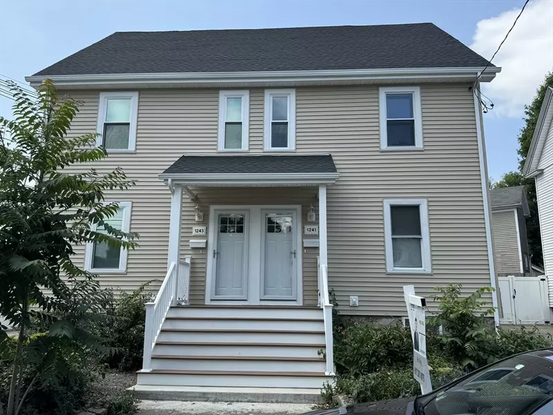 1241 Walnut St #1241, Newton, MA 02461