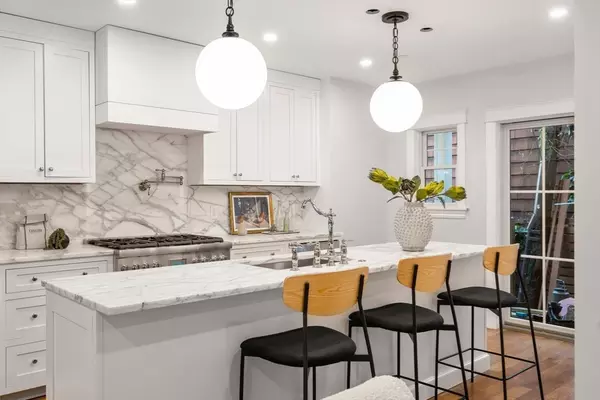 Boston, MA 02129,27 Mystic Street #1