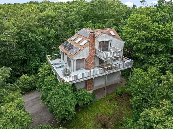 15 Nonantum Rd, Plymouth, MA 02360