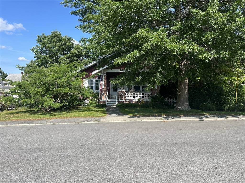 Dighton, MA 02764,221 Summer Street