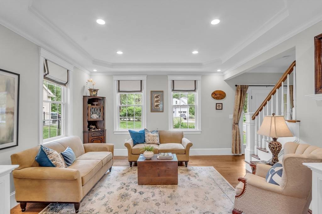 Lexington, MA 02421,8 Holton Rd