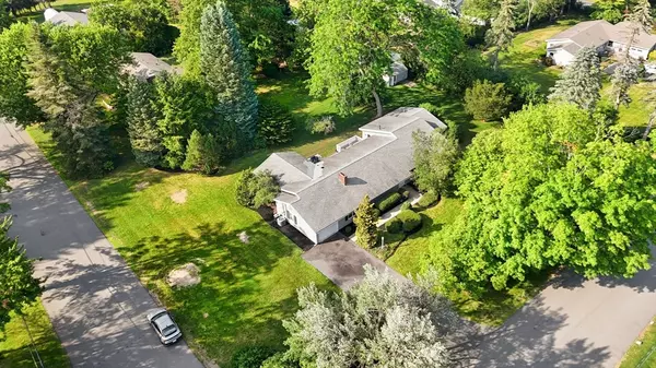Andover, MA 01810,3 Hickory Ln