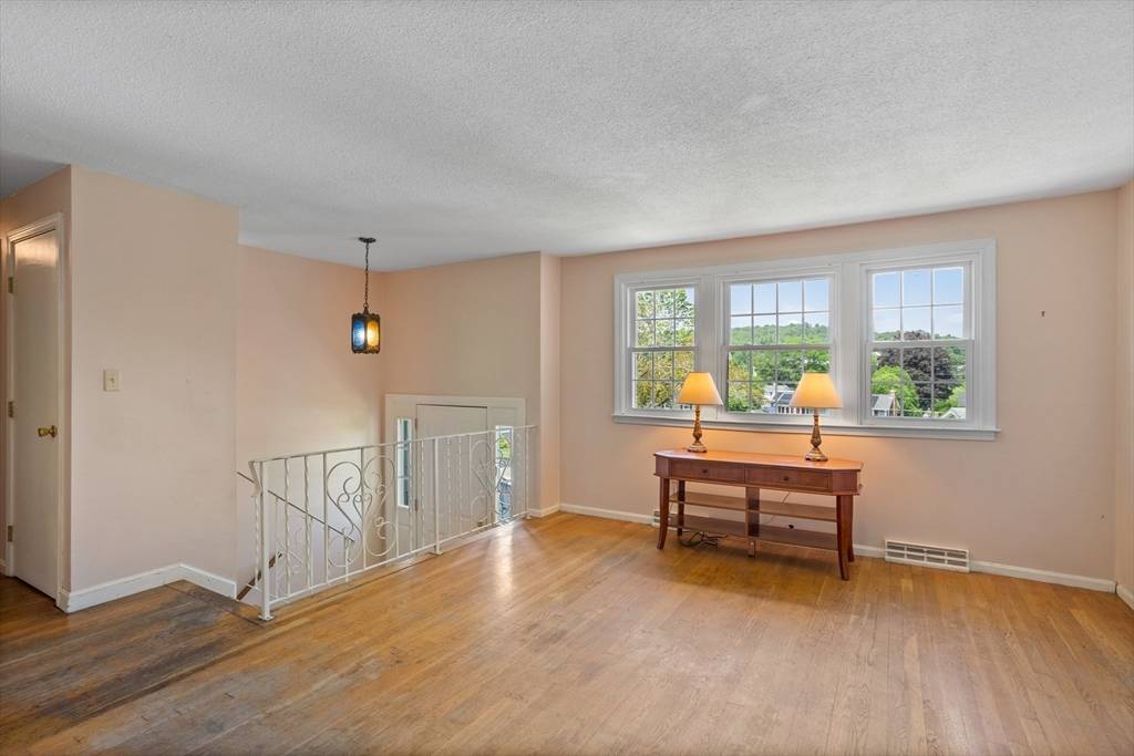 Lowell, MA 01852,16 Winding Ln