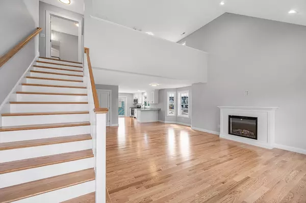 Dracut, MA 01826,14 Louis Farm Road #14