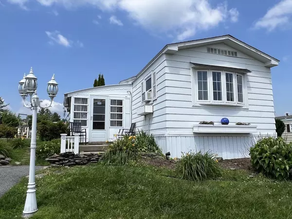 10 Fourth Avenue, Westfield, MA 01085