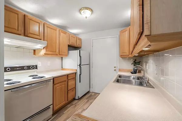 Natick, MA 01760,2 Village Hill Lane #3