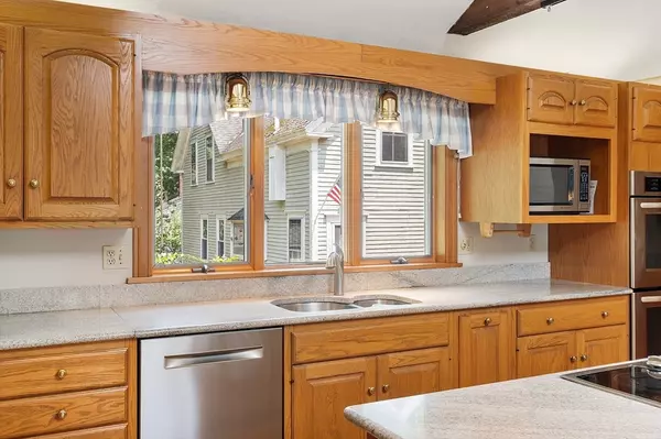 Pepperell, MA 01463,27 Prospect St