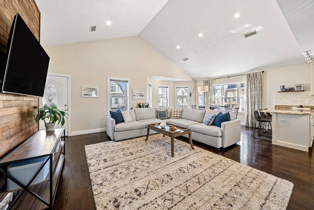 61 St Andrew Rd #2, Boston, MA 02128