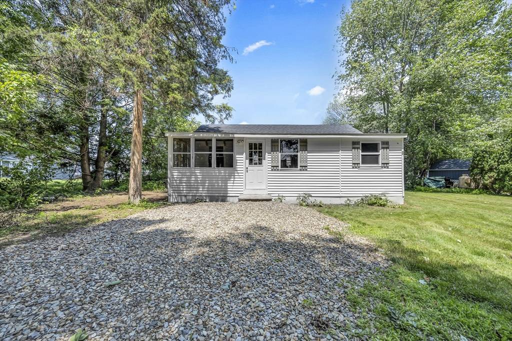 4 Lakeshore Lane, Holland, MA 01521