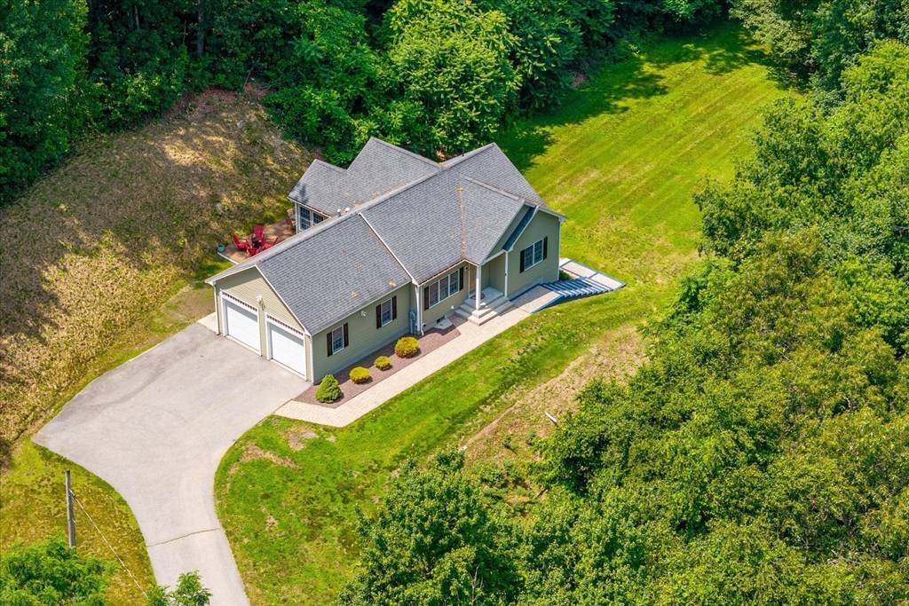 16 Dixon Ave, Auburn, MA 01501