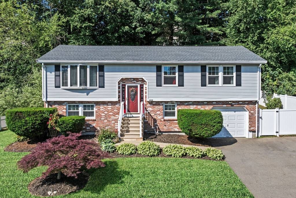 42B Greenwood Rd, Peabody, MA 01960