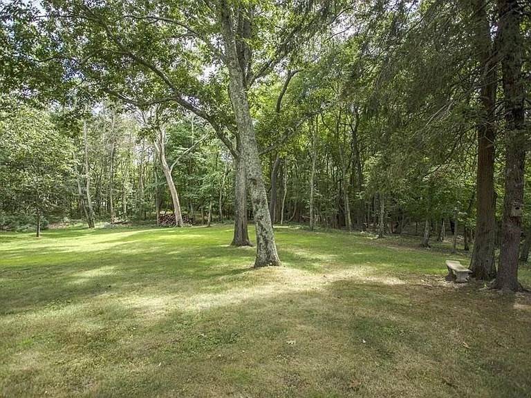 Berkley, MA 02779,2 Lookout Point