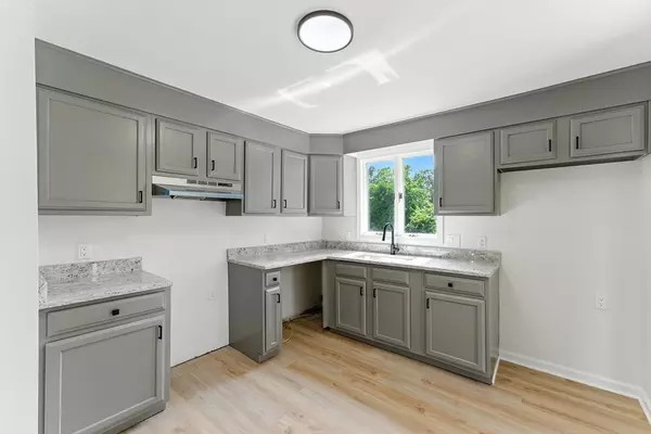 Chicopee, MA 01013,78 Saratoga Ave