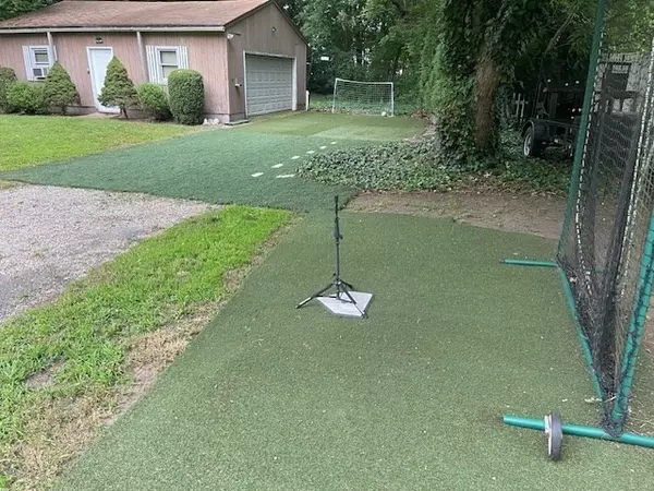 South Hadley, MA 01075,13 W Cornell St