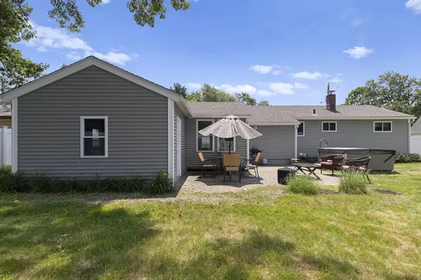 Dover, NH 03820,2 Wedgewood Rd