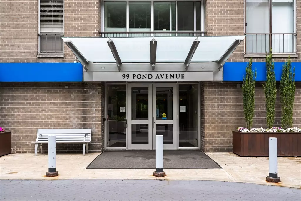 Brookline, MA 02445,99 Pond Avenue #220