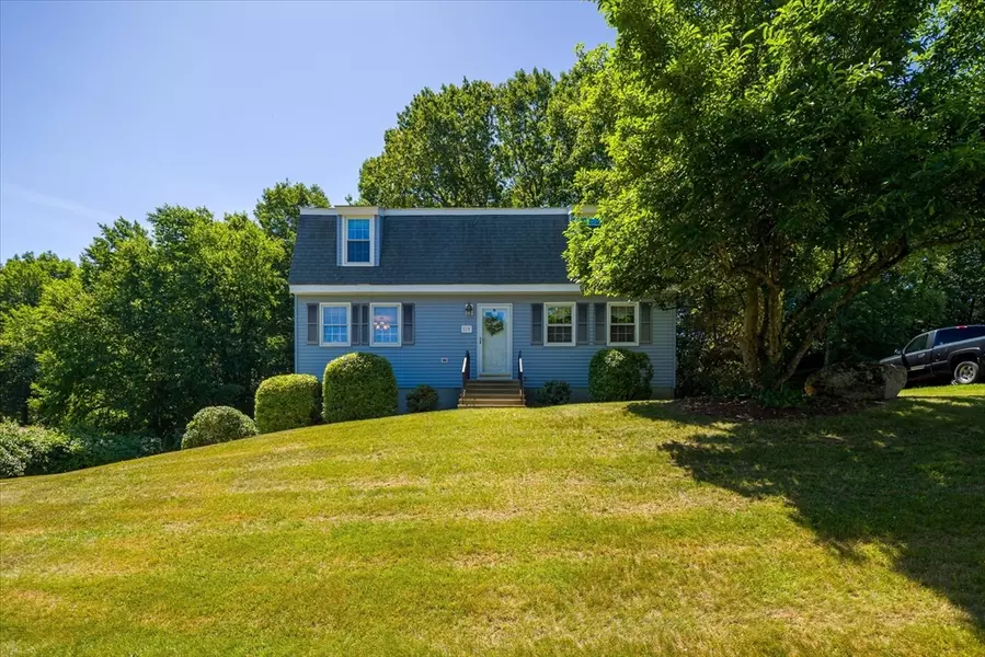119 Winthrop Ln, Holden, MA 01520