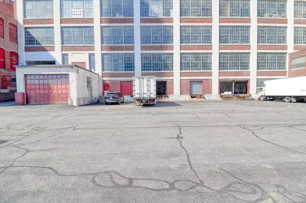 Lawrence, MA 01840,250 Canal Street #Fl 1 Right