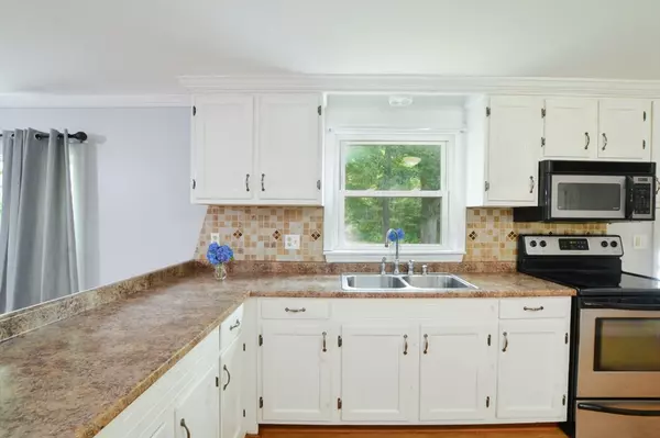 Westport, MA 02790,64 Charlotte White Rd Ext #2