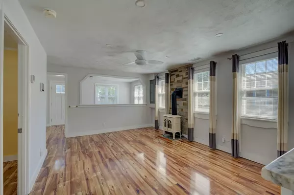 Bristol, RI 02809,33 Spruce Ln