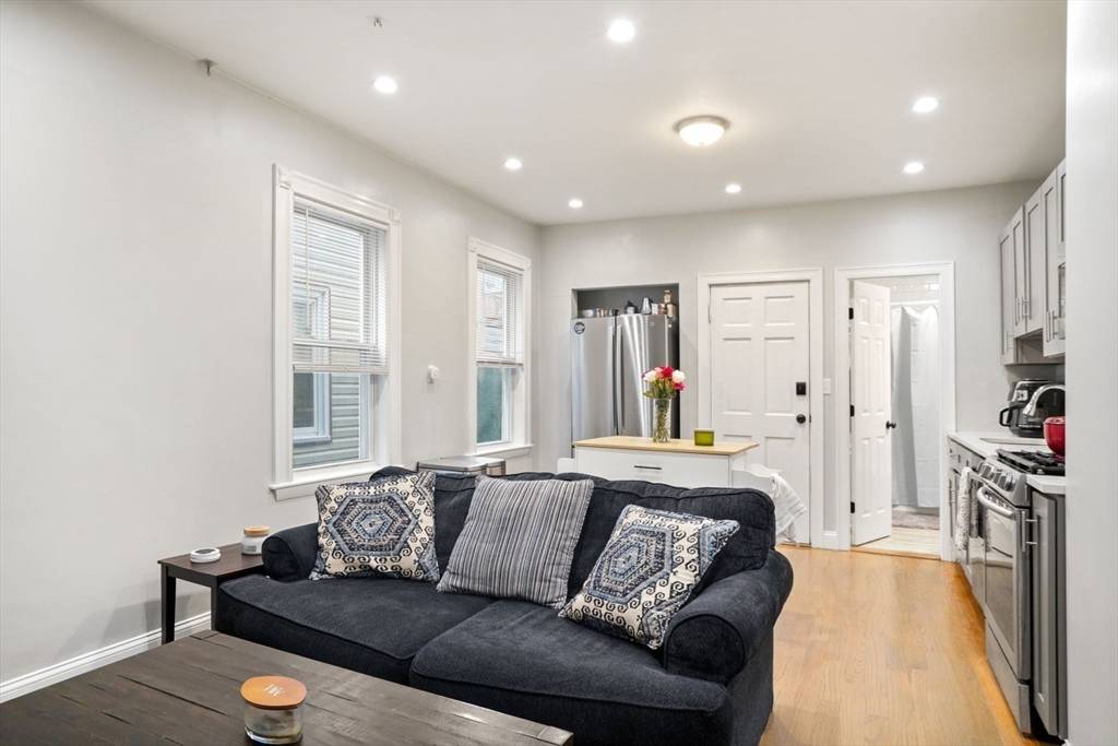 Boston, MA 02125,17 Howes St #1