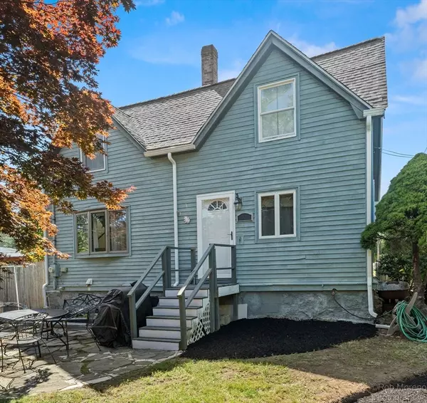 91 Bartholomew St, Peabody, MA 01960