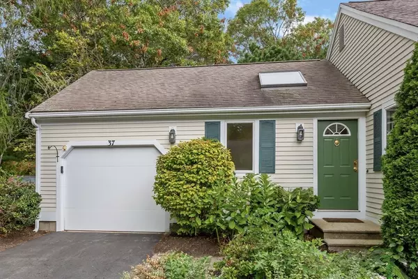 37 Pine Hill Blvd #30, Mashpee, MA 02649
