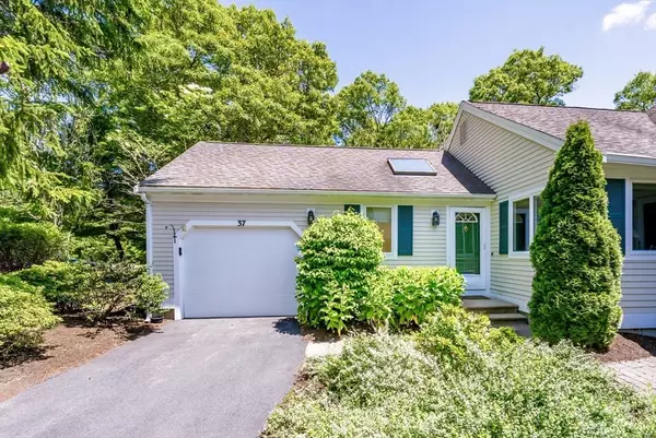 Mashpee, MA 02649,37 Pine Hill Blvd #30