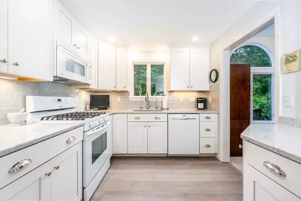 Mashpee, MA 02649,37 Pine Hill Blvd #30