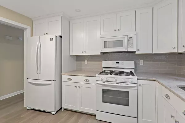 Mashpee, MA 02649,37 Pine Hill Blvd #30