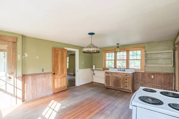 Northfield, MA 01360,43 Meadow St