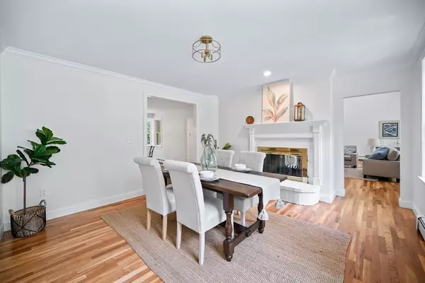 Hingham, MA 02043,225 Prospect St