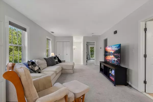 Rockland, MA 02370,42 Hobart Ln #42