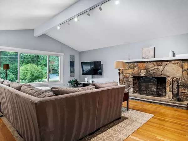 Sudbury, MA 01776,36 Surrey Lane
