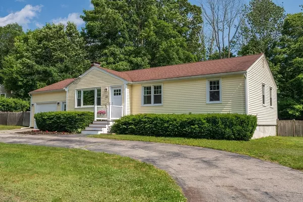 Wrentham, MA 02093,23 Redbird Rd