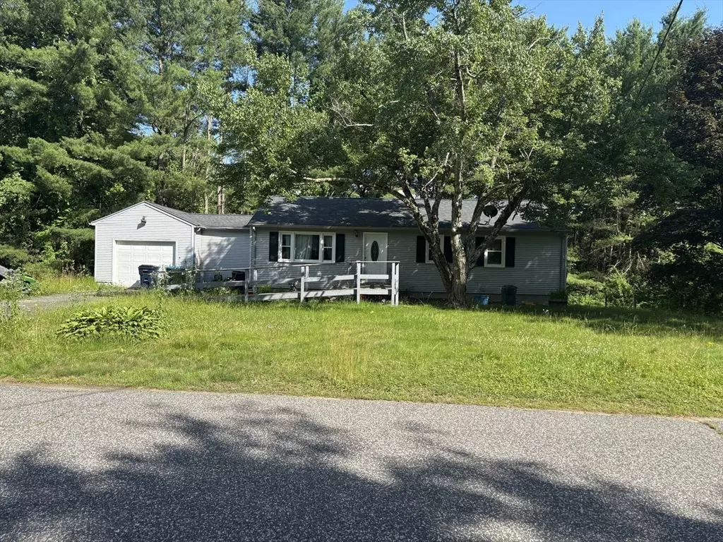 Belchertown, MA 01007,15 Country Lane
